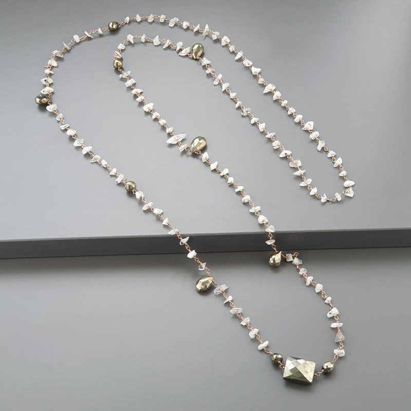 Collana A Nodo Orafo Rosato Con Labradorite Bianca E Pirite Naturale