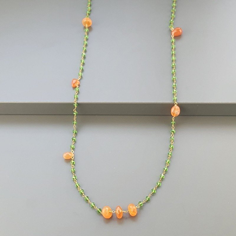 Collana A Nodo Orafo Rosato Con Cristallo Verde E Corniola