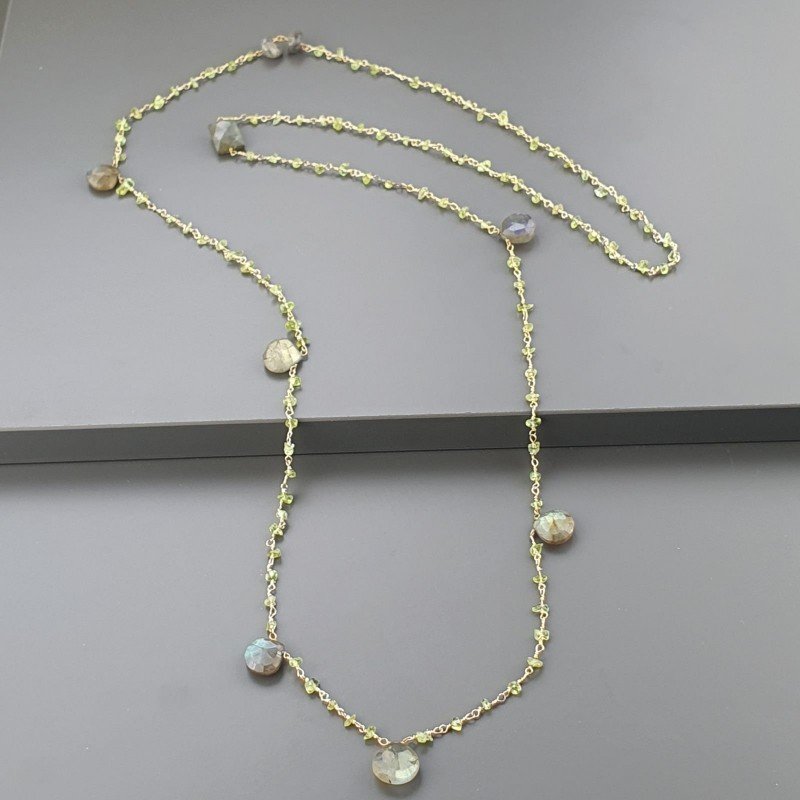 Collana A Nodo Orafo Dorato Con Peridoto E Labradorite Collana A Nodo Orafo Dorato Con Peridoto E Labradorite
