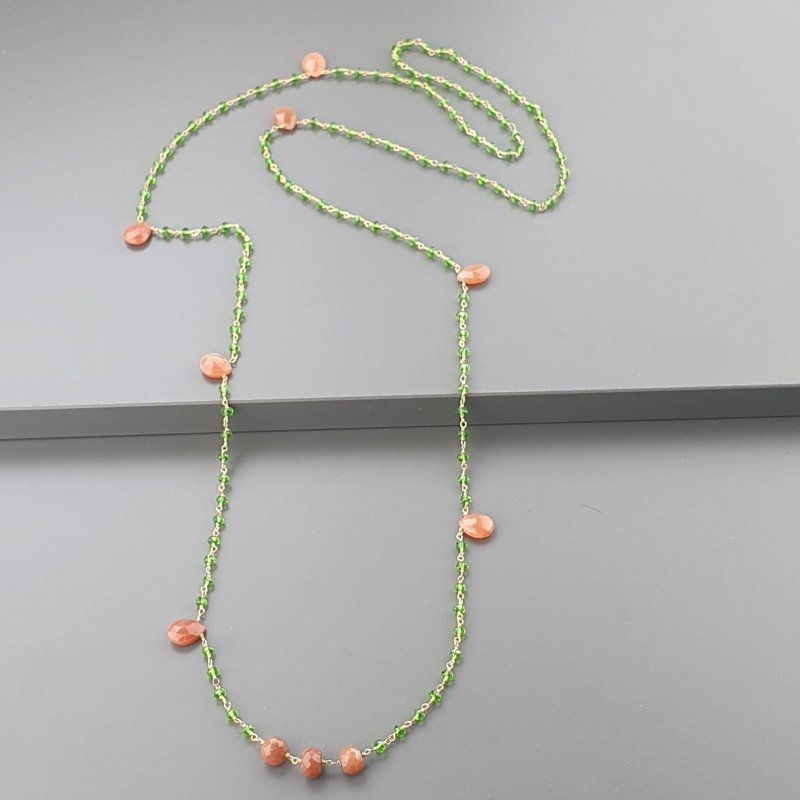 Collana A Nodo Orafo Rosato Con Cristallo Verde E Pietra Di Luna Beige