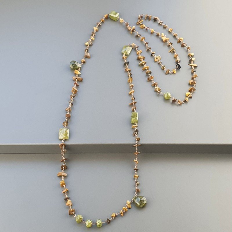 Collana A Nodo Orafo Rosato Con Occhio Di Tigre E Peridoto