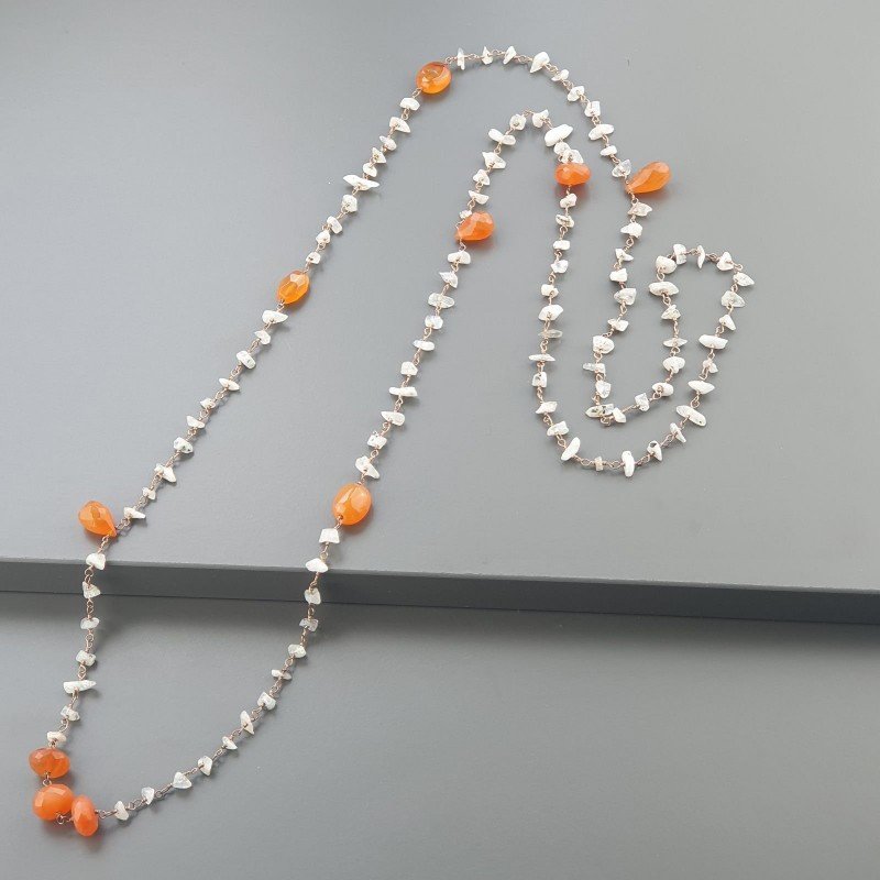 Collana A Nodo Orafo Rosato Con Labradorite Bianca E Corniola