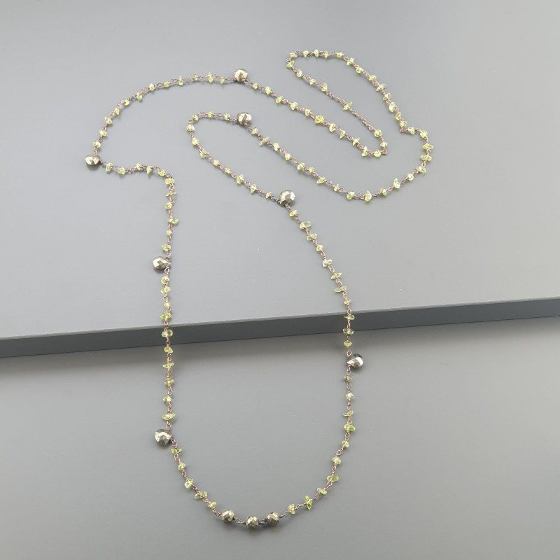 Collana A Nodo Orafo Rosato Con Peridoto E Pirite Naturale