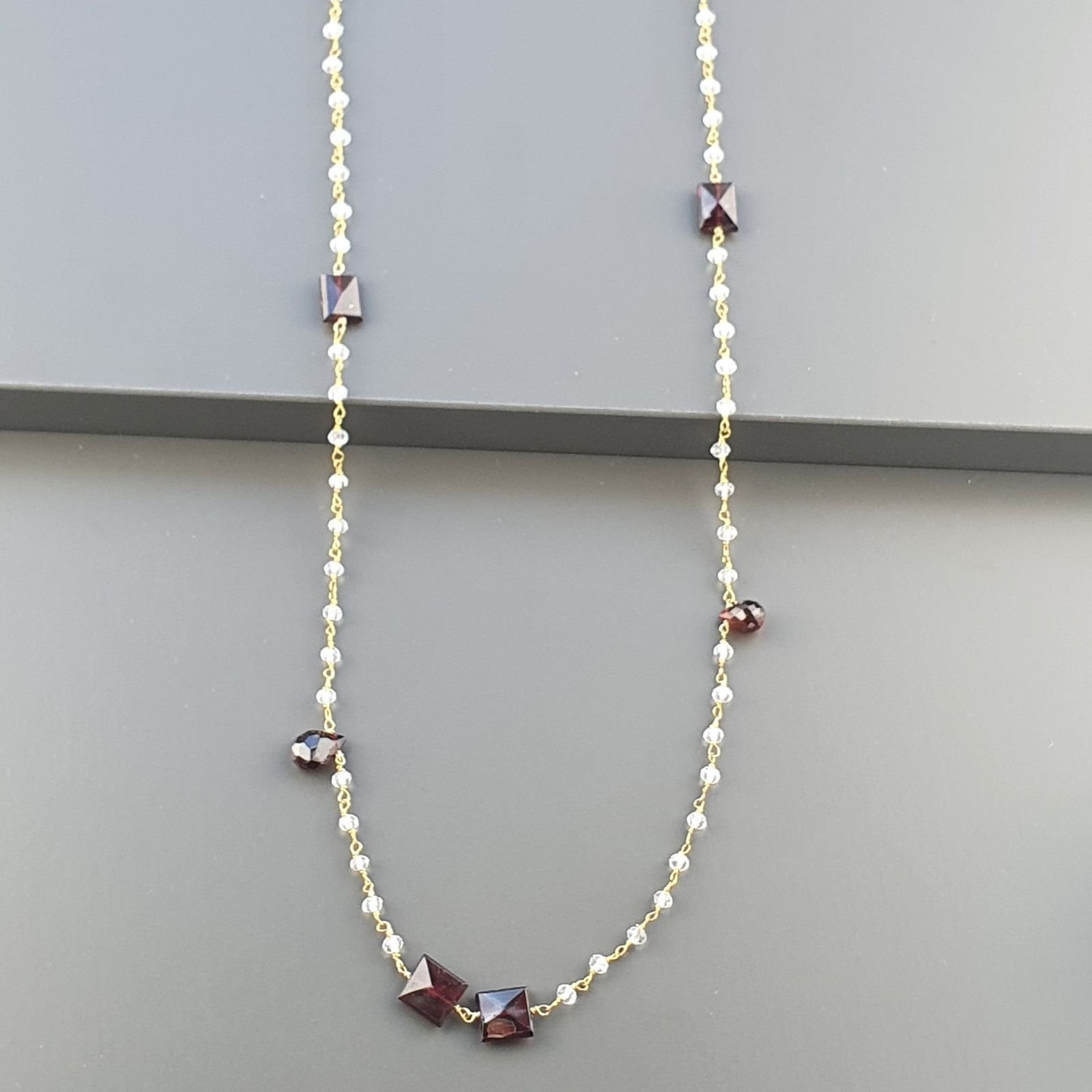 Collana A Nodo Orafo Dorato Con Cristallo E Granato