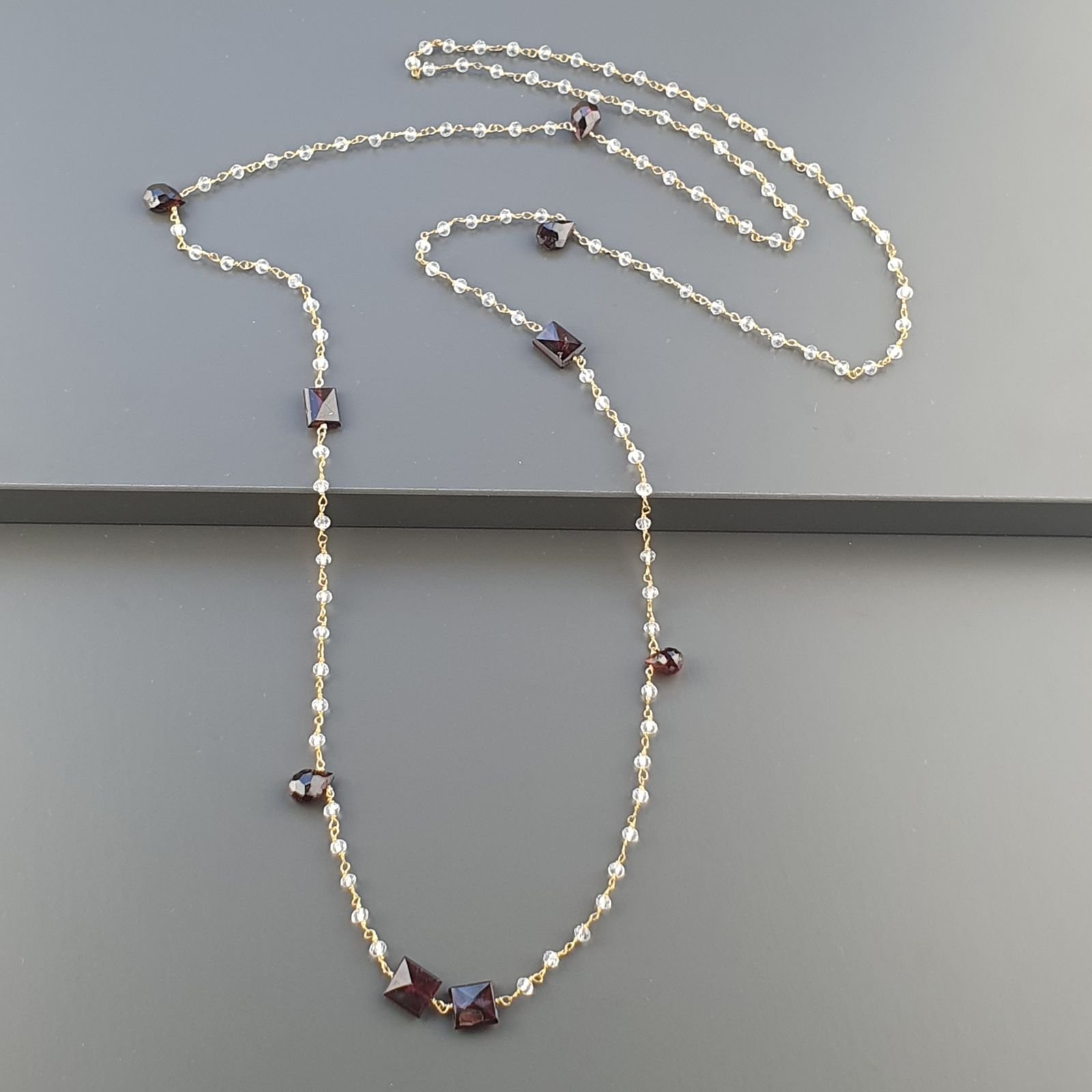 Collana A Nodo Orafo Dorato Con Cristallo E Granato
