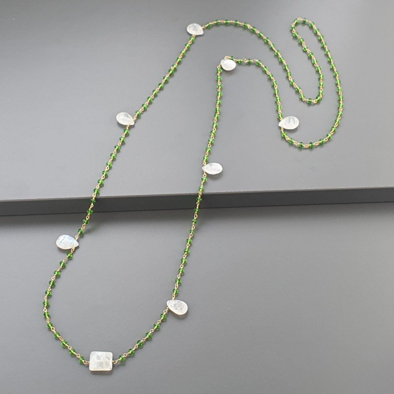 Collana A Nodo Orafo Rosato Con Cristallo Verde E Labradorite Bianca