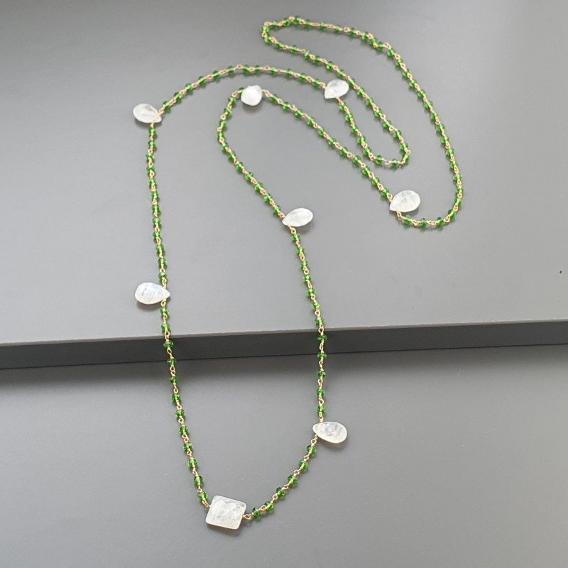 Collana A Nodo Orafo Rosato Con Cristallo Verde E Labradorite Bianca