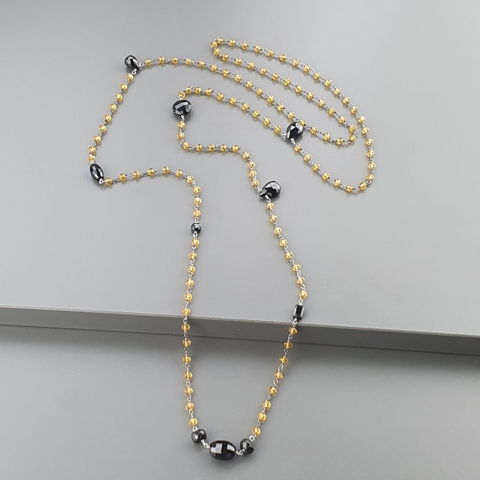 Collana A Nodo Orafo Argentato Con Cristallo Giallo,Spinello Nero E Onice Nera