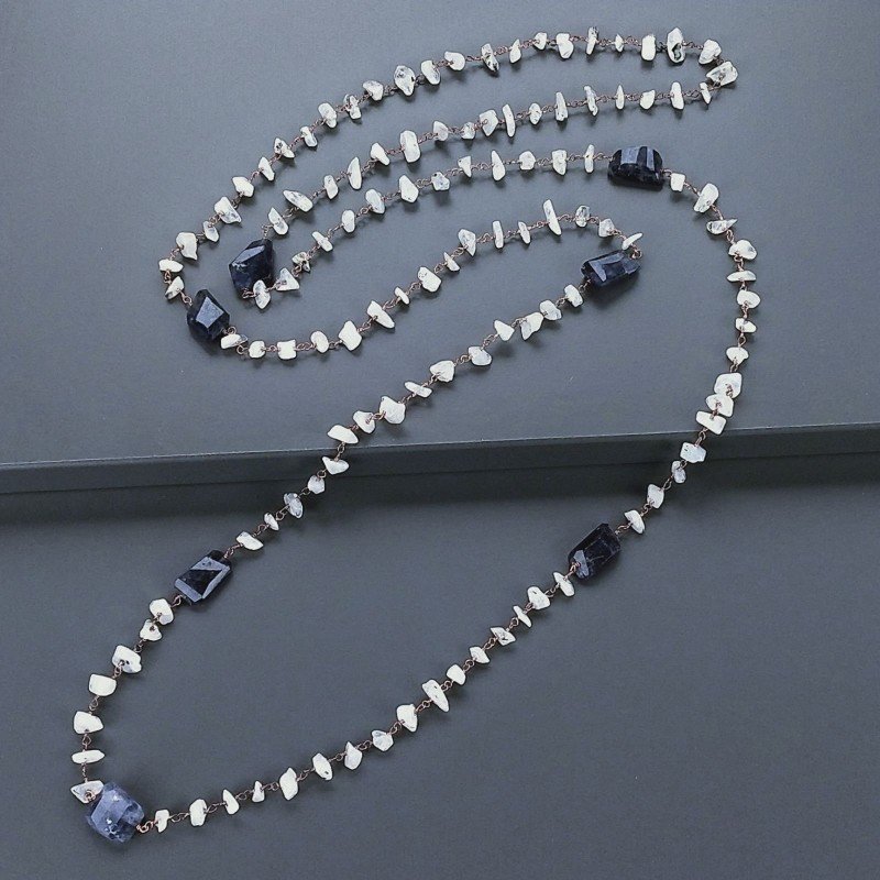 Collana A Nodo Orafo Rosato Con Labradorite Bianca E Iolite Naturale