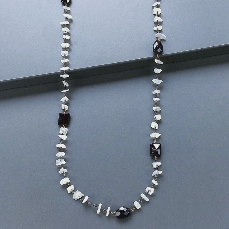 Collana A Nodo Orafo Brunito Con Pietra Di Luna (Adularia) Con Granato Naturale