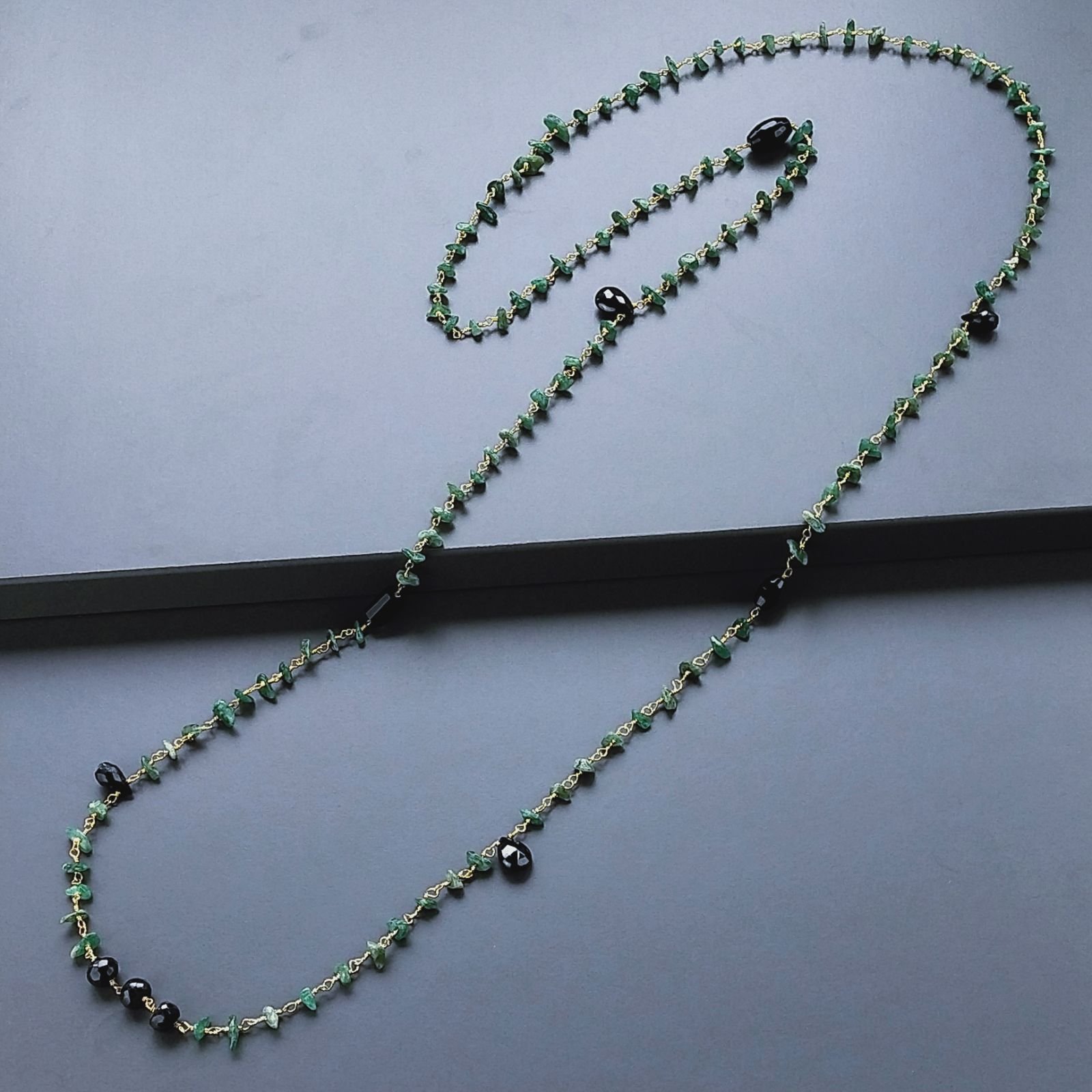 Collana A Nodo Orafo Dorato Con Avventurina Verde,Spinello Nero E Onice Nera