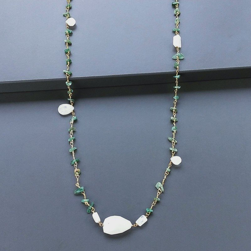 Collana A Nodo Orafo Dorato Con Avventurina Verde E Labradorite Bianca Collana A Nodo Orafo Dorato Con Avventurina Verde E Labradorite Bianca