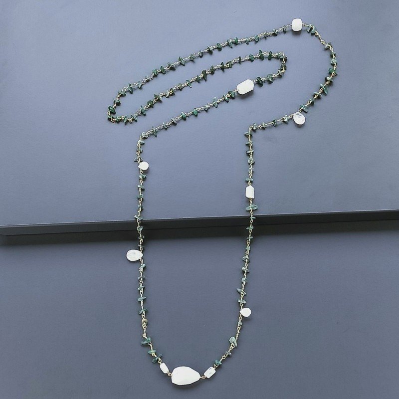Collana A Nodo Orafo Dorato Con Avventurina Verde E Labradorite Bianca Collana A Nodo Orafo Dorato Con Avventurina Verde E Labradorite Bianca