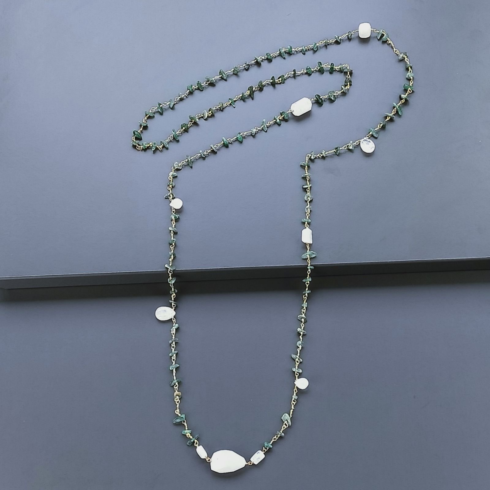 Collana A Nodo Orafo Dorato Con Avventurina Verde E Labradorite Bianca