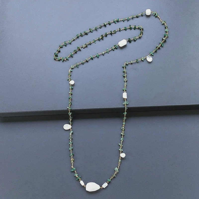 Collana A Nodo Orafo Dorato Con Avventurina Verde E Labradorite Bianca Collana A Nodo Orafo Dorato Con Avventurina Verde E Labradorite Bianca
