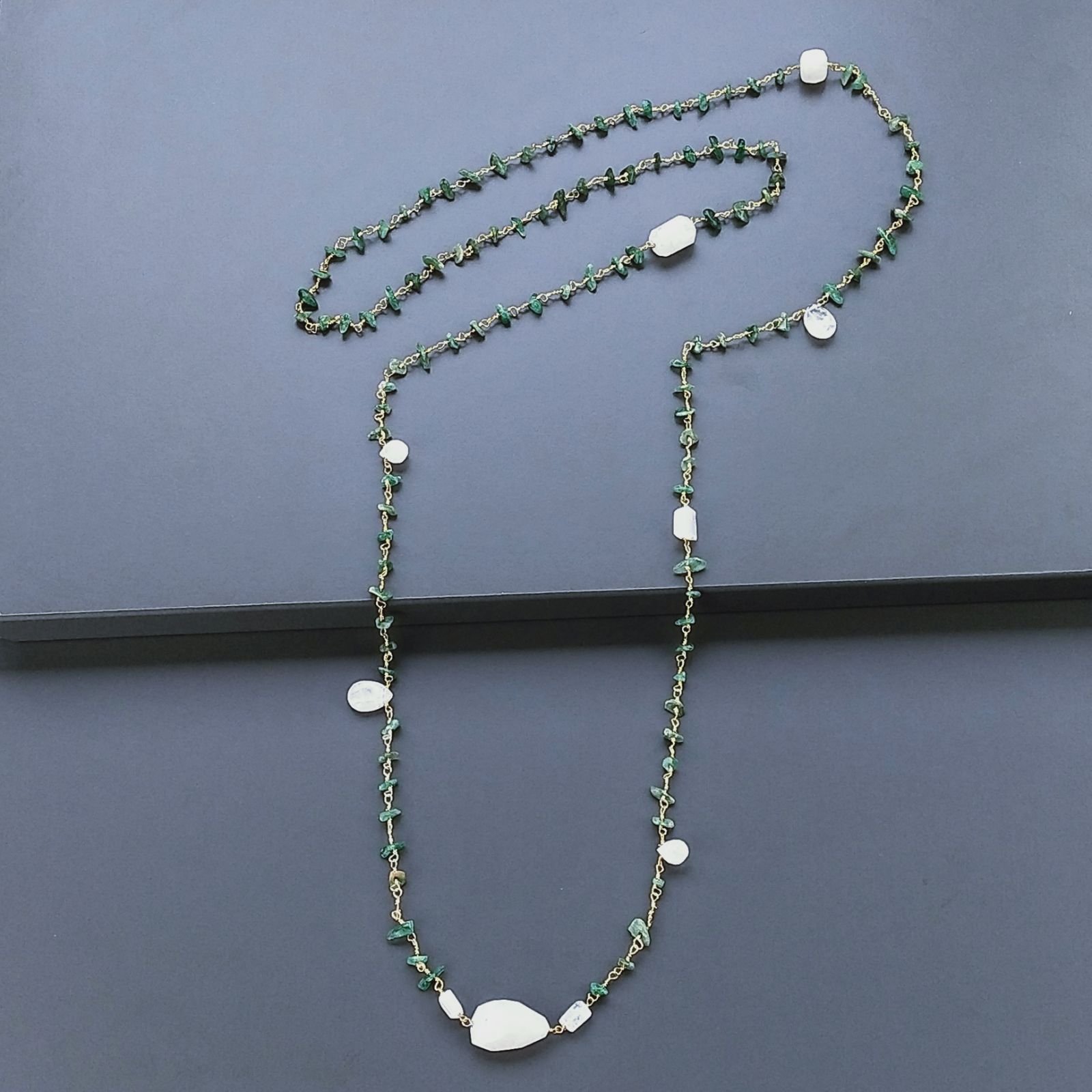 Collana A Nodo Orafo Dorato Con Avventurina Verde E Labradorite Bianca