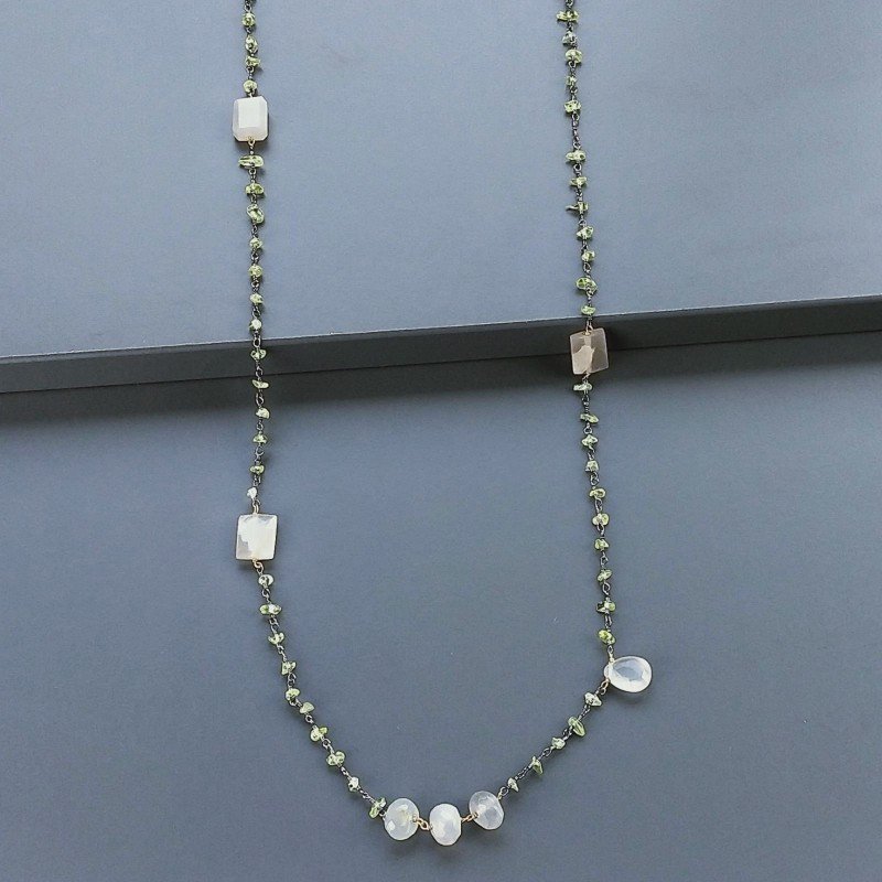 Collana A Nodo Orafo Brunito Con Peridoto E Pietra Di Luna Grigia