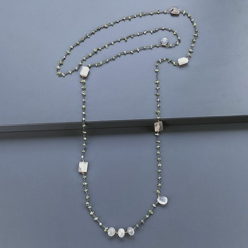 Collana A Nodo Orafo Brunito Con Peridoto E Pietra Di Luna Grigia