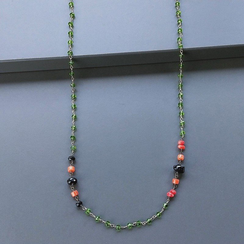 Collana A Nodo Orafo Argentato Con Cristallo Verde,Corallo Bamboo E Spinello Nero