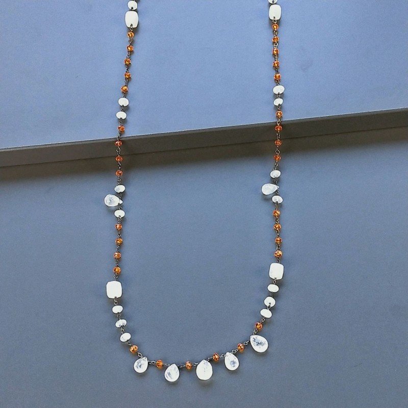 Collana A Nodo Orafo Brunito Con Cristallo Arancio E Labradorite Bianca