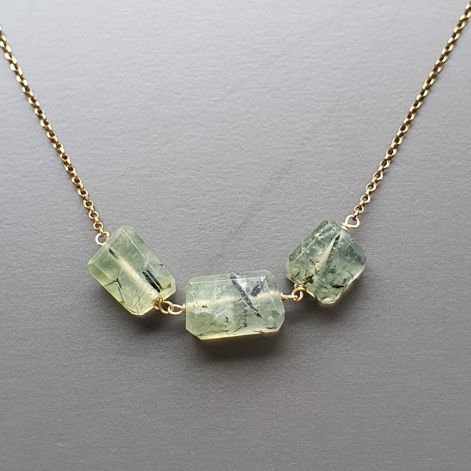Collana Girocollo Con Catena Dorato Argento 925 E Prehnite Taglio Laser Sassi Sfaccettate A Mano