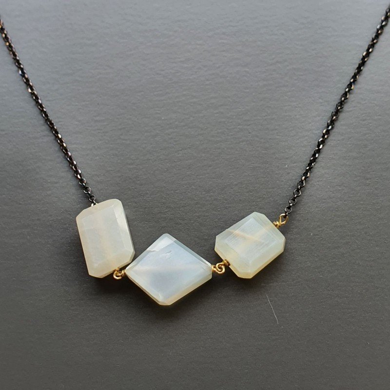 Collana Girocollo Con Catena Brunito Argento 925 E Pietra Di Luna (Adularia) Taglio Sassi Sfaccettate A mano