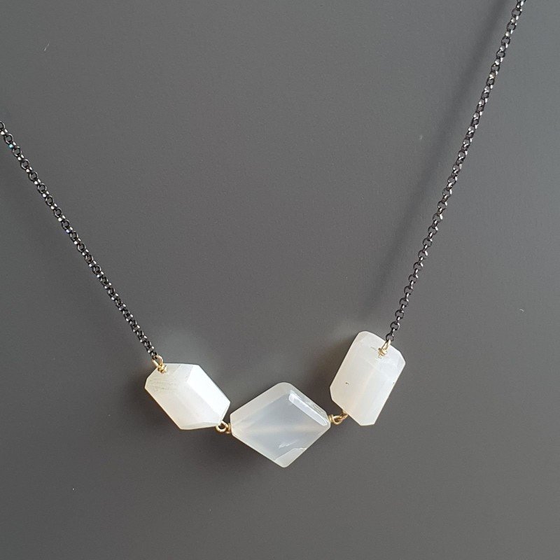 Collana Girocollo Con Catena Brunito Argento 925 E Pietra Di Luna (Adularia) Taglio Sassi Sfaccettate A mano
