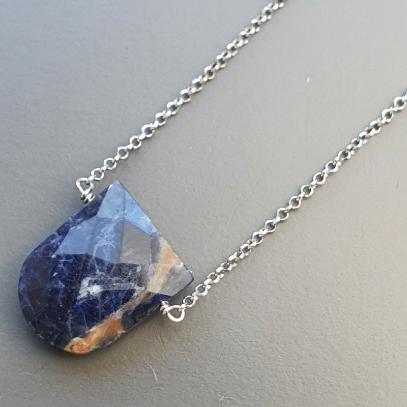 Collana Girocollo Con Catena Rodiato Argento 925 E Sodalite Forma D Fantasia Sfaccettato A Mano