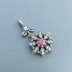 Ciondolo Di Argento 925 con Radice di Rubino Tondo e Zirconi Stile Etnico