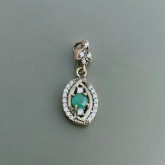 Ciondolo Di Argento 925 con Radice di Smeraldo Tondo e Zirconi Stile Etnico