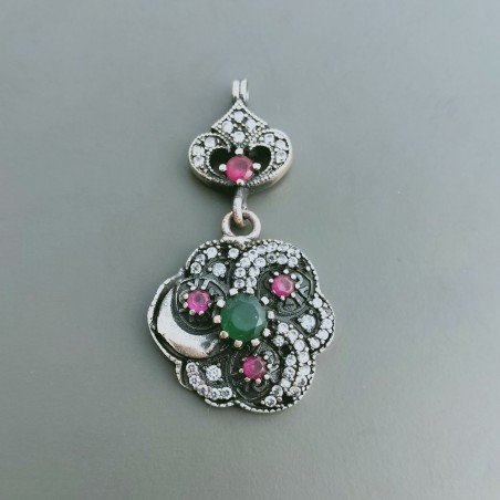 Ciondolo Di Argento 925 con Radice di Smeraldo e Rubino Tondo e Zirconi Stile Etnico