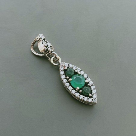 Ciondolo Di Argento 925 con Radice di Smeraldo Ovale e Zirconi Stile Etnico