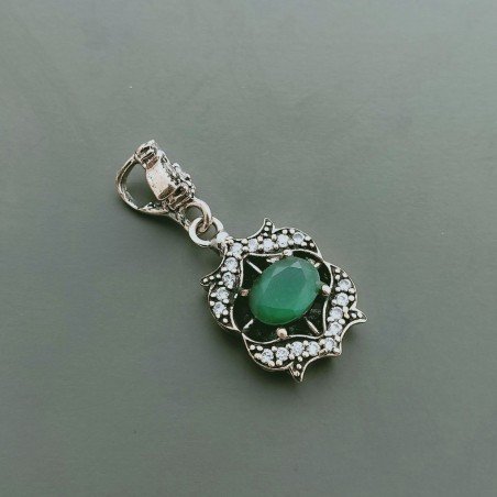 Ciondolo Di Argento 925 con Radice di Smeraldo Ovale e Zirconi Stile Etnico