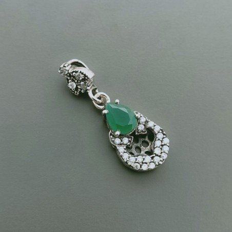 Ciondolo Di Argento 925 con Radice di Smeraldo Goccia e Zirconi Stile Etnico