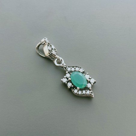 Ciondolo Di Argento 925 con Radice di Smeraldo Ovale e Zirconi Stile Etnico