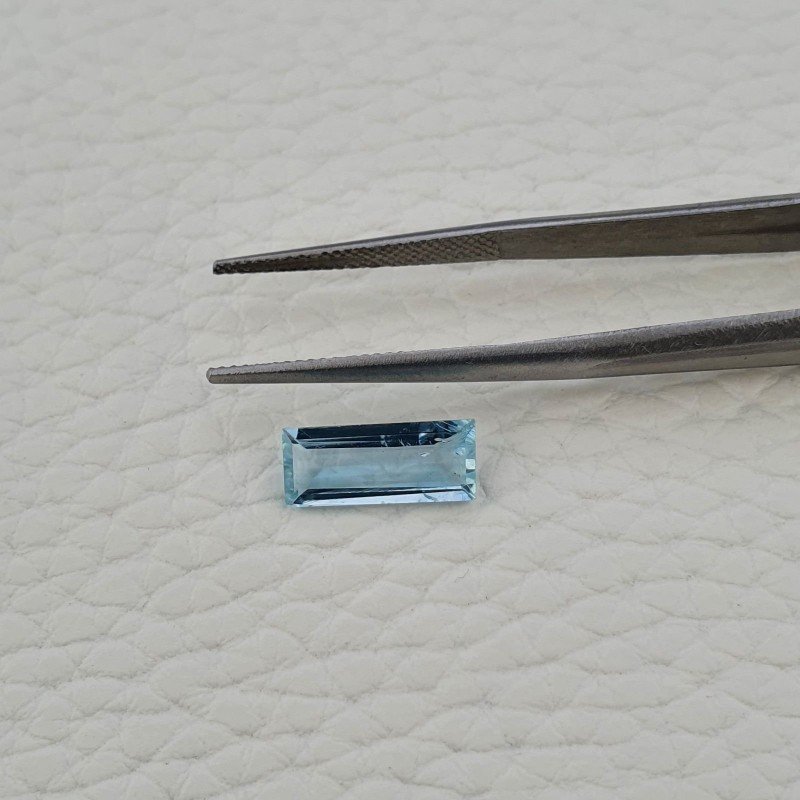 Acquamarina Naturale (AA) Taglio Baguette Sfaccettata Fatto a Mano Gemma Sciolta 12,60X5,20X3mm 1,65 Carati 1pz