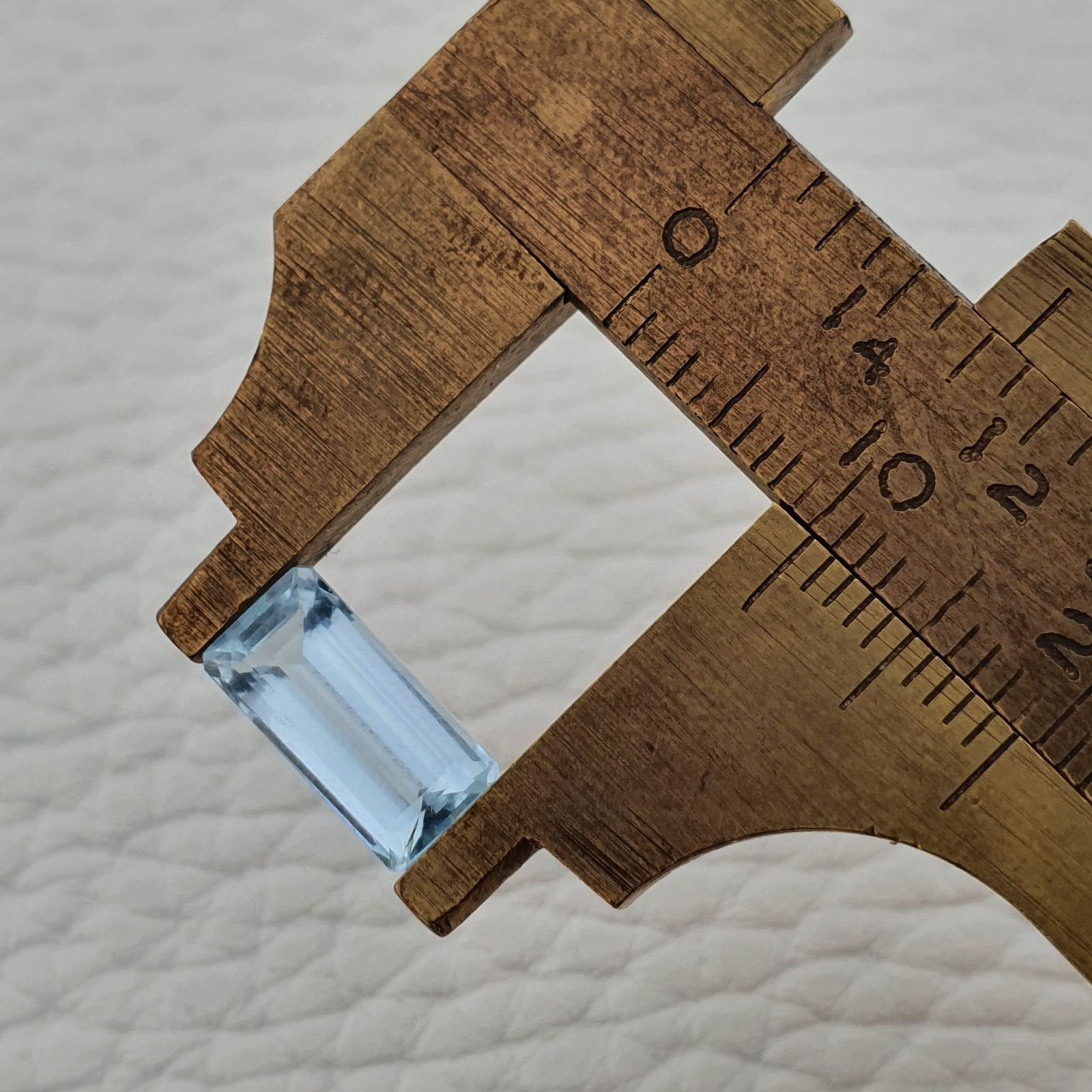 Acquamarina Naturale (A) Taglio Smeraldo Ottagono Sfaccettata Fatto a Mano Gemma Sciolta 10,60X5,20X4mm 1,85 Carati 1pz