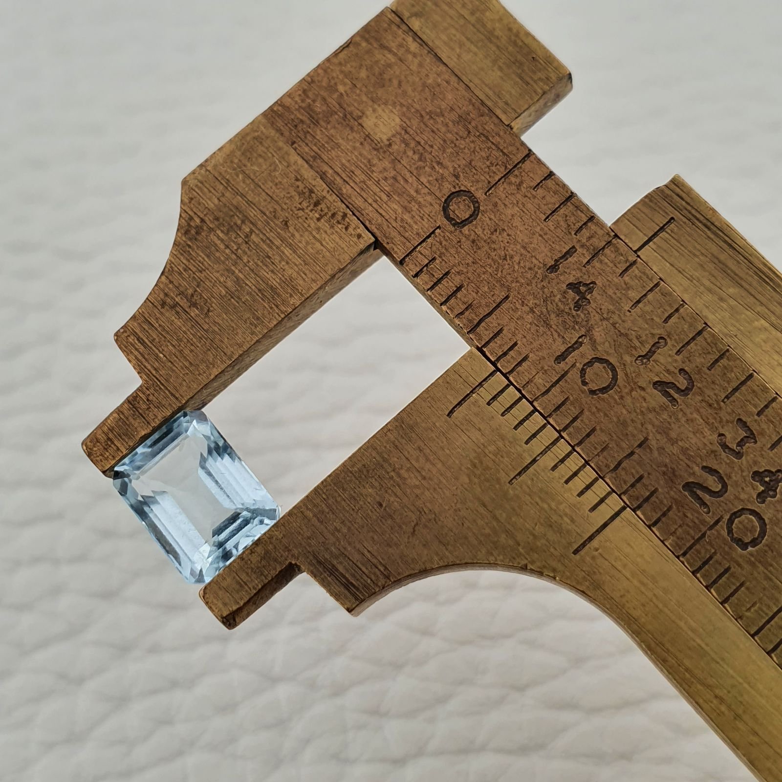 Acquamarina Naturale (AA) Taglio Smeraldo Ottagono Sfaccettata Fatto a Mano Gemma Sciolta 08X06X04mm 1,50 Carati 1pz