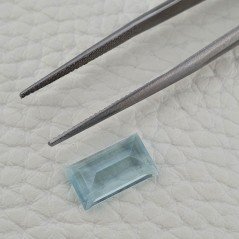 Gemma Sciolta di Acquamarina Naturale (AA), Taglio Baguette Sfaccettato a Mano, 12x7x5 mm, 3,35 ct