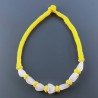 Collana girocollo di seta indiana gialla con sassi quarzo rosa