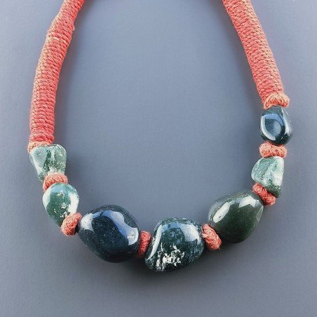 Collana girocollo di seta indiana rossa con sassi agata muschiata