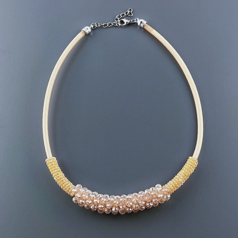 Collana girocollo cannuccia beige con cristallo dorato rondelle sfac