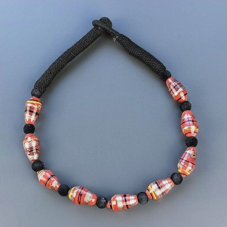 Collana girocollo di seta indiana nera con vetro di murano mattone lavorato gocce liscio