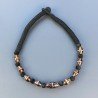 Collana girocollo di seta indiana nera con vetro di murano uovo ambrato lavorato