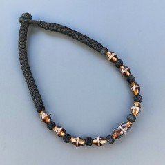 Collana girocollo di seta indiana nera con vetro di murano uovo ambrato lavorato