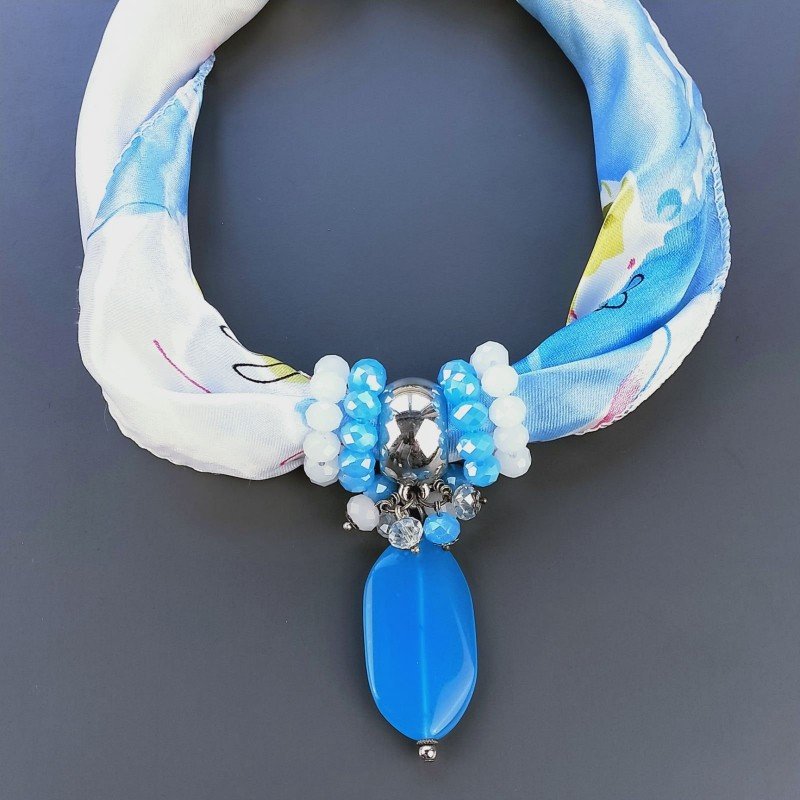 Collana foulard multicolore con ciondolo di cristallo forme miste