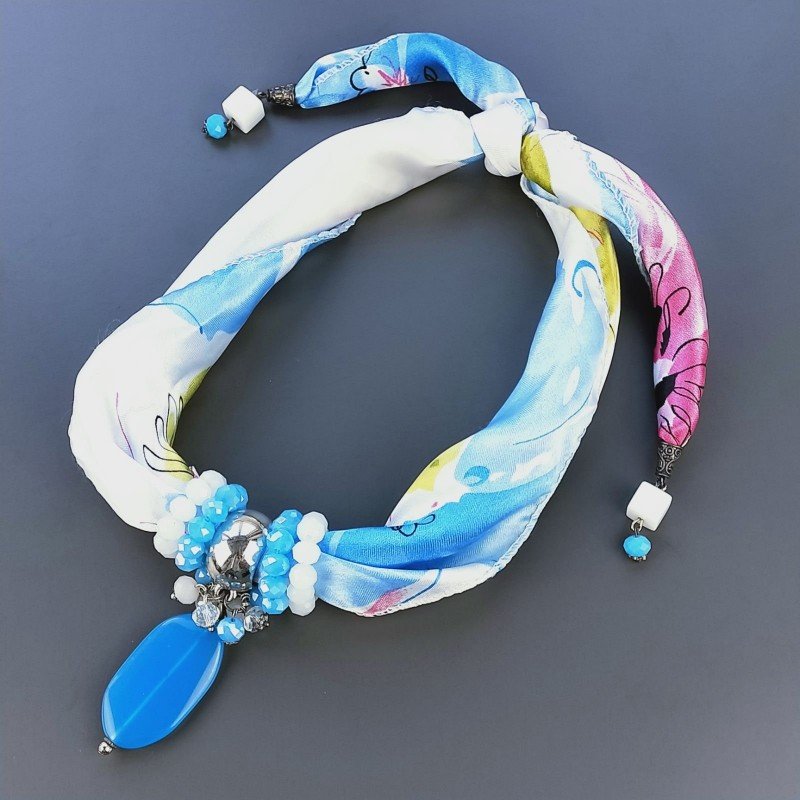 Collana foulard multicolore con ciondolo di cristallo forme miste