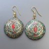 Orecchini tibetano in arte etnica simbolica con colori tradizionali