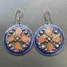 Orecchini tibetano in arte etnica simbolica con colori tradizionali