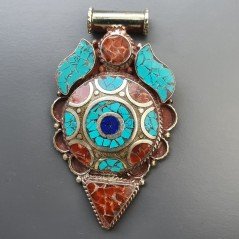 Ciondolo in Ottone Argentato Stile Etnico Simbolico Tibetano con Colori Tradizionali 1pz